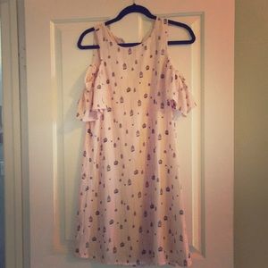 Beautiful peach colored flowy dress.